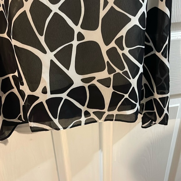 Cato Black and White Geometric Blouse - Picture 7 of 10